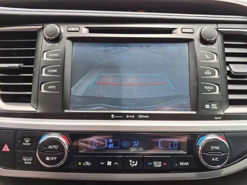 Used 2017 Toyota Highlander XLE FWD image 27