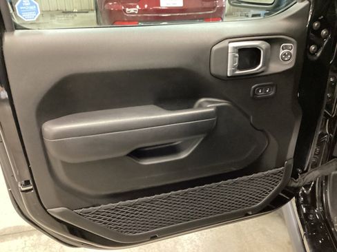 Used 2025 Jeep Wrangler Unlimited Rubicon 4xe w/ Safety Group image 12