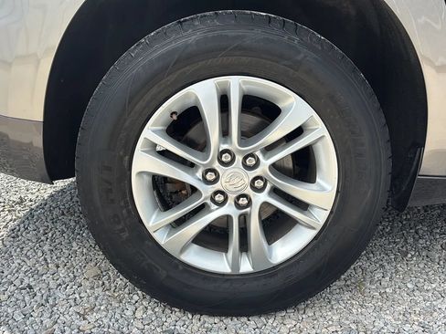 Used 2018 Buick Enclave Essence AWD/4WD image 9