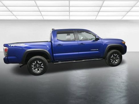 Used 2022 Toyota Tacoma TRD Off-Road w/ TRD Premium Off Road Package image 10