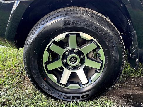 Used 2024 Toyota 4Runner TRD Off-Road Premium image 29