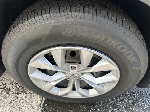Used 2025 Honda CR-V LX image 6