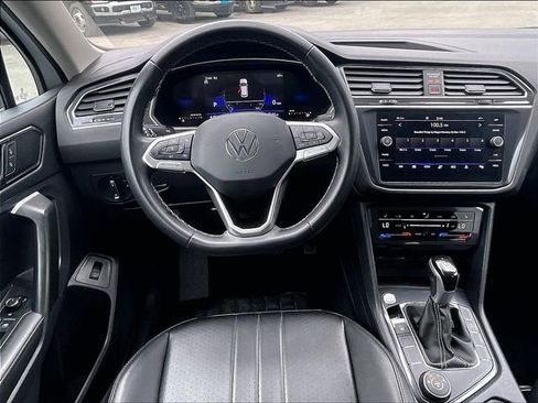 Used 2024 Volkswagen Tiguan SE image 5