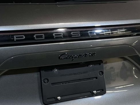 Used 2023 Porsche Cayenne image 11