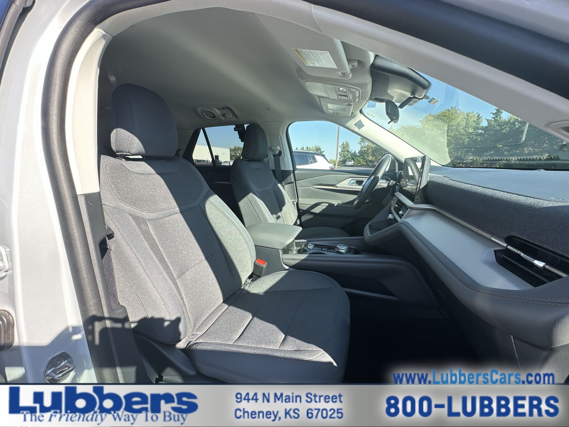 Used 2026 Ford Explorer Active AWD/4WD image 23