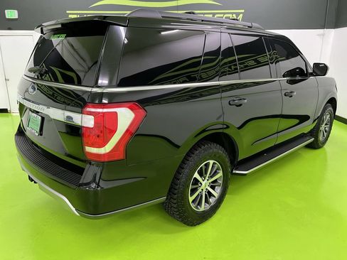 Used 2018 Ford Expedition XLT w/ Equipment Group 202A AWD/4WD image 10