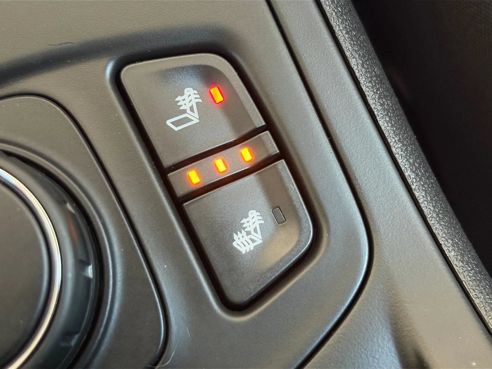 Used 2022 GMC Terrain SLT w/ LPO, Floor Liner Package AWD/4WD image 25