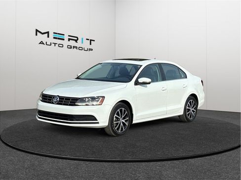 Used 2018 Volkswagen Jetta SE FWD image 4