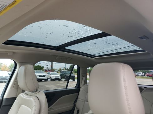 Certified 2024 Lincoln Aviator AWD w/ Premium Package image 11
