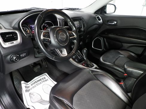 Used 2017 Jeep Compass Latitude image 9