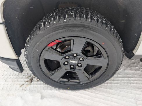Used 2018 Chevrolet Silverado 1500 LT w/ Redline Edition AWD/4WD image 7