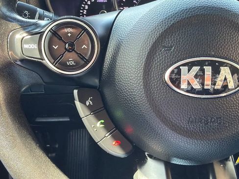 Used 2019 Kia Soul + FWD image 12