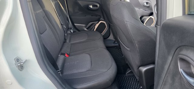Used 2016 Jeep Renegade Latitude w/ Cold Weather Group AWD/4WD image 13