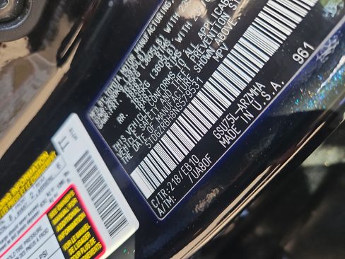 Used 2022 Toyota Highlander XLE AWD/4WD image 7