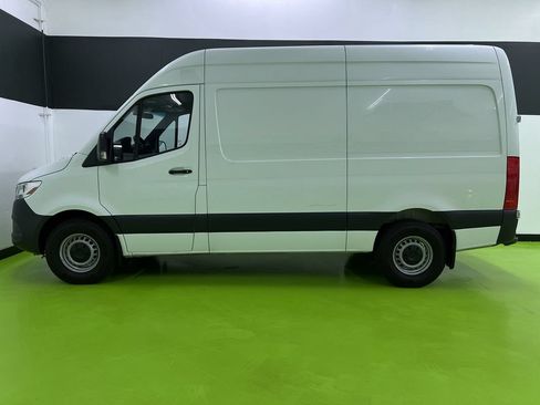 Used 2021 Mercedes-Benz Sprinter 2500 image 6