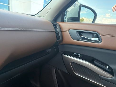 Used 2022 Nissan Pathfinder Platinum w/ Cargo Package FWD image 21