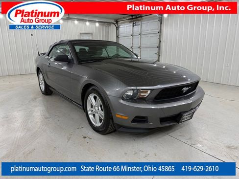 Used 2011 Ford Mustang Convertible RWD image 7