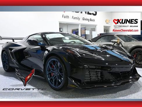New 2026 Chevrolet Corvette ZR1 w/ ZR1 Carbon Fiber Aero Package image 1