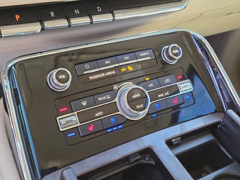 Used 2021 Lincoln Navigator 4WD image 30