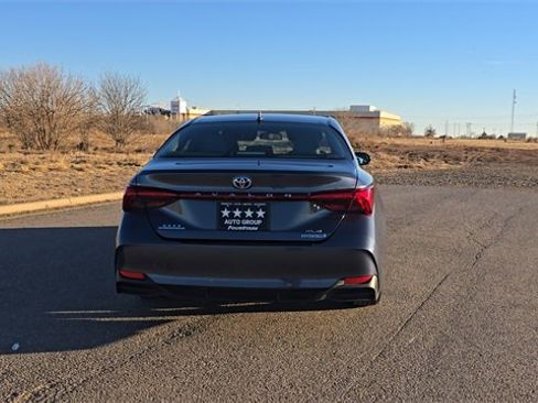 Used 2021 Toyota Avalon XLE image 7