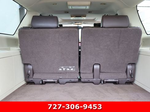 Used 2013 Cadillac Escalade ESV Platinum RWD image 22