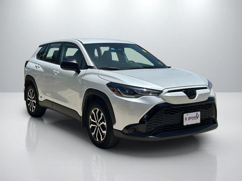 Used 2023 Toyota Corolla Cross AWD Hybrid image 3