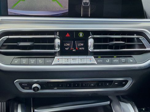 Used 2022 BMW X6 xDrive40i w/ Premium Package image 15