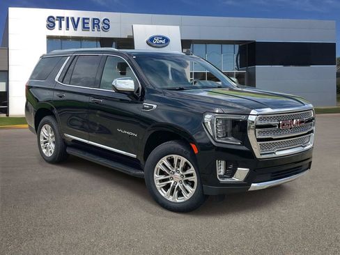 Used 2023 GMC Yukon SLT AWD/4WD image 1