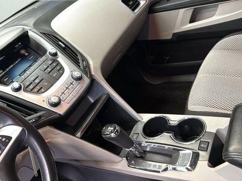 Used 2017 Chevrolet Equinox LT w/ Convenience Package image 19