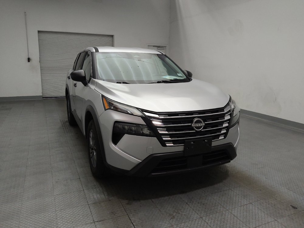 Used 2024 Nissan Rogue S FWD image 14
