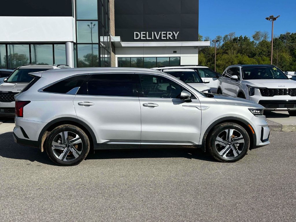 Used 2023 Kia Sorento SX Prestige w/ Panoramic Sunroof Package AWD/4WD image 29