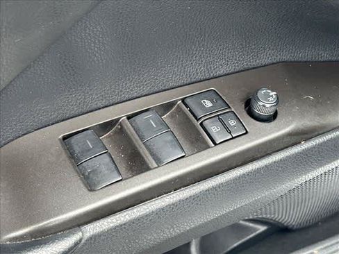 Used 2022 Toyota Camry SE w/ Carpet Mat Package (TMS) AWD/4WD image 14