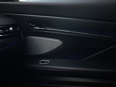 Used 2025 Aston Martin DB12 Coupe RWD image 28