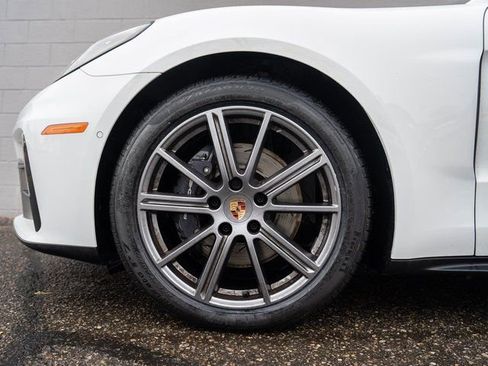 Certified 2025 Porsche Panamera 4 image 12