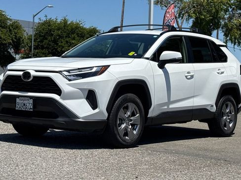 Certified 2025 Toyota RAV4 LE AWD/4WD image 7