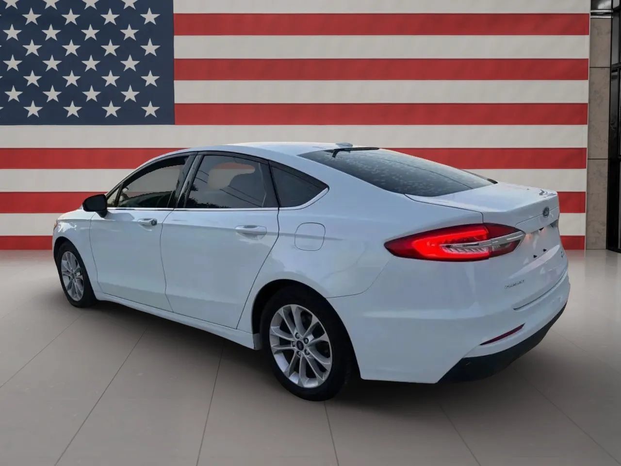 Used 2019 Ford Fusion SE FWD image 9