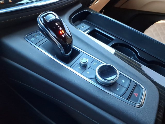 Used 2023 Cadillac Escalade Premium Luxury w/ LPO, Illumination Package AWD/4WD image 34