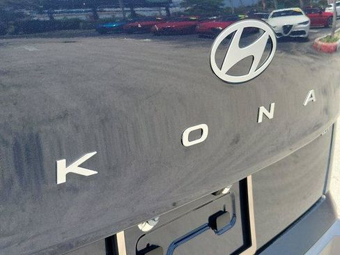 Used 2024 Hyundai Kona Limited FWD image 10