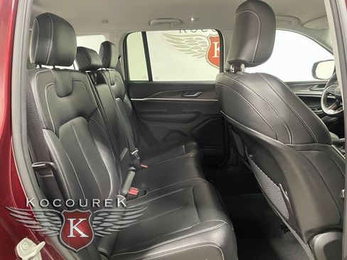 Used 2023 Jeep Grand Cherokee Limited image 21