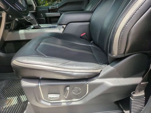 Used 2017 Ford F150 Platinum w/ Equipment Group 701A Luxury AWD/4WD image 22