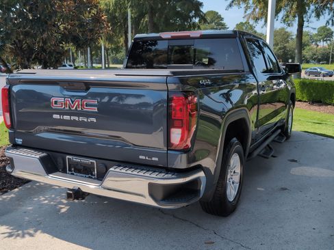 Used 2021 GMC Sierra 1500 SLE w/ Preferred Package AWD/4WD image 10