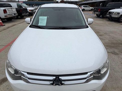 Used 2015 Mitsubishi Outlander SE image 4