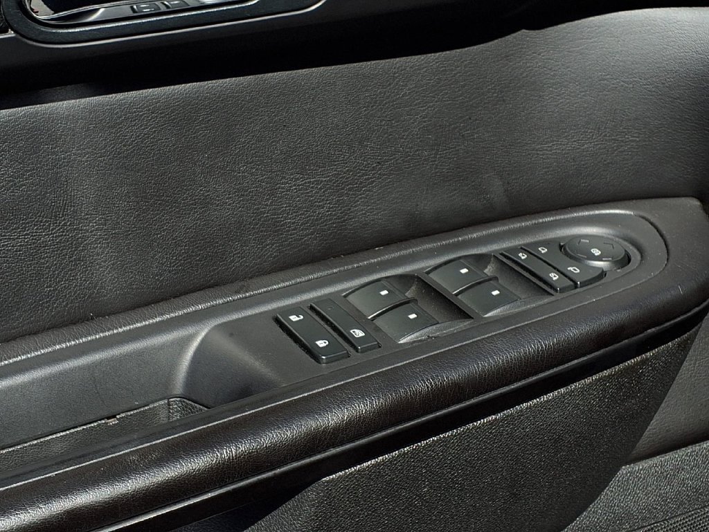 Used 2016 Chevrolet Traverse LT FWD image 19