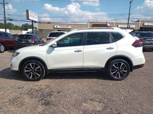 Used 2019 Nissan Rogue SL w/ Premium Package FWD image 4
