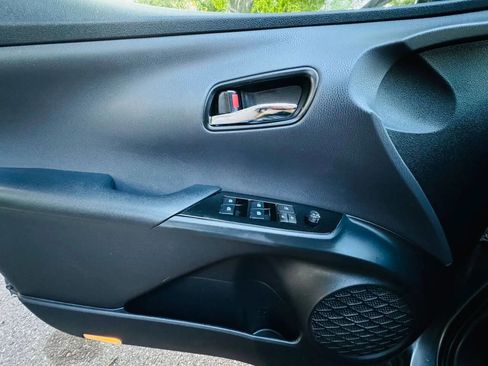 Used 2018 Toyota Prius Two image 20