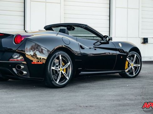 Used 2014 Ferrari California image 61