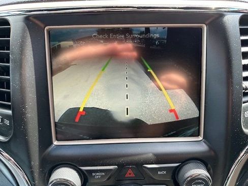 Used 2017 Jeep Grand Cherokee Laredo image 15