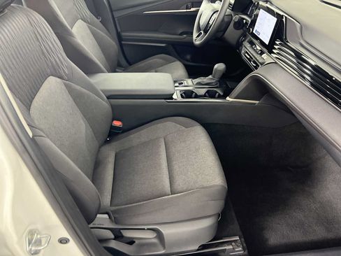 Used 2025 Toyota Camry LE FWD image 12