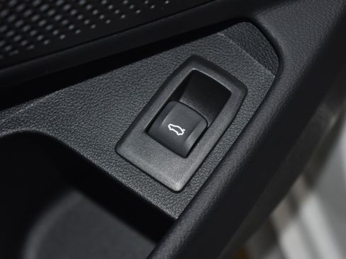 New 2026 BMW 330i xDrive Sedan w/ M Sport Package image 6