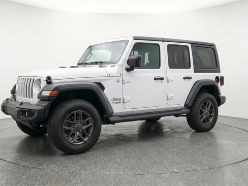 Used 2025 Jeep Wrangler Sport S image 3